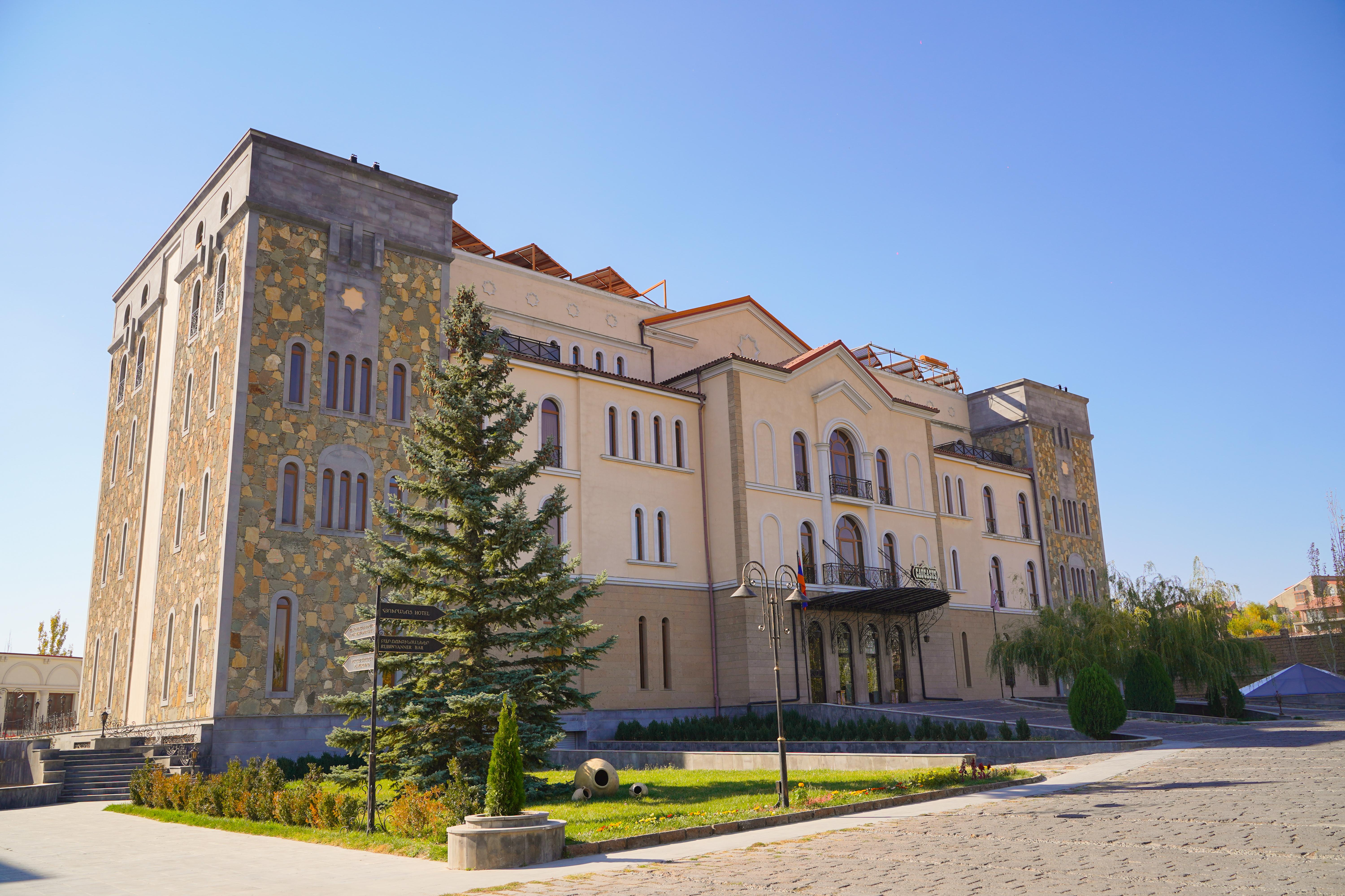 Caucasus Hotel Kasagh Exterior foto The National Museum of the Republic of Dagestan