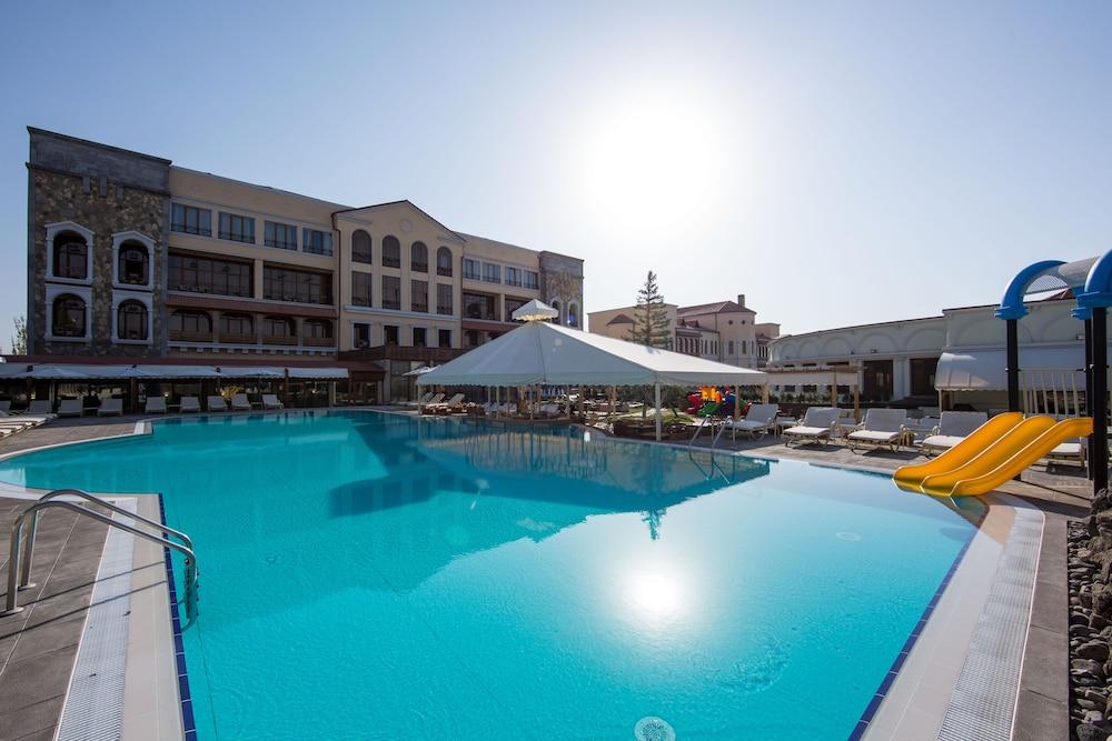 Caucasus Hotel Kasagh Exterior foto The swimming pool at the hotel